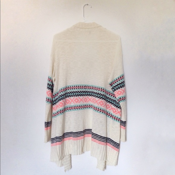 Tribal Pattern Cardigan - Picture 2 of 2